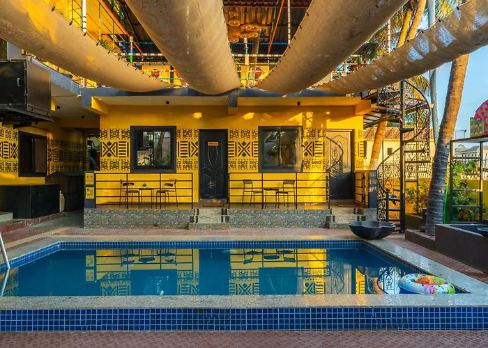 Whoopers Boutique Hotel Morjim